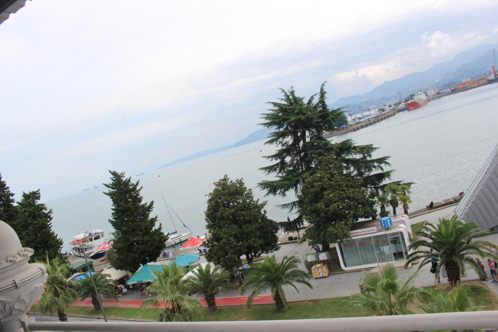 Boutique Hotel 32 Batumi Eksteriør bilde