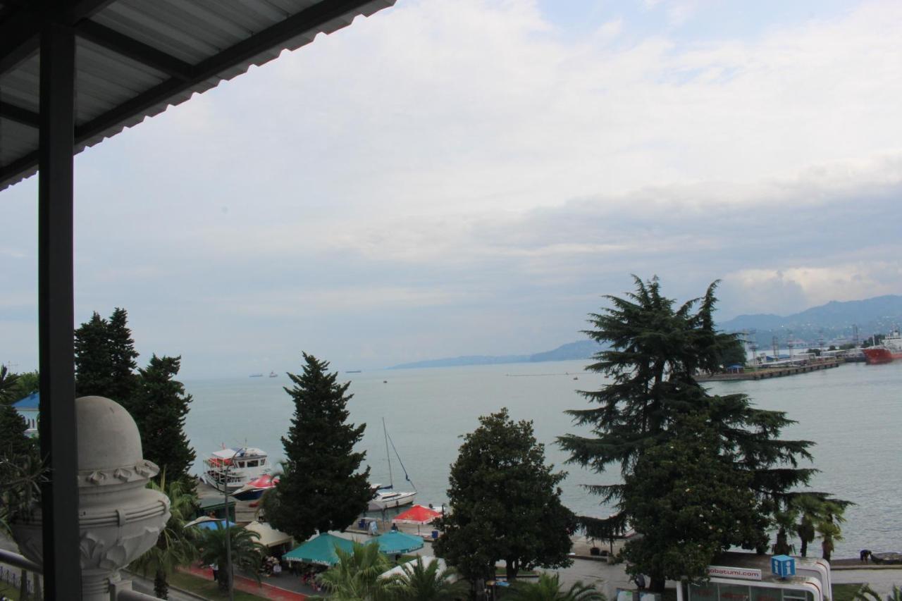 Boutique Hotel 32 Batumi Eksteriør bilde