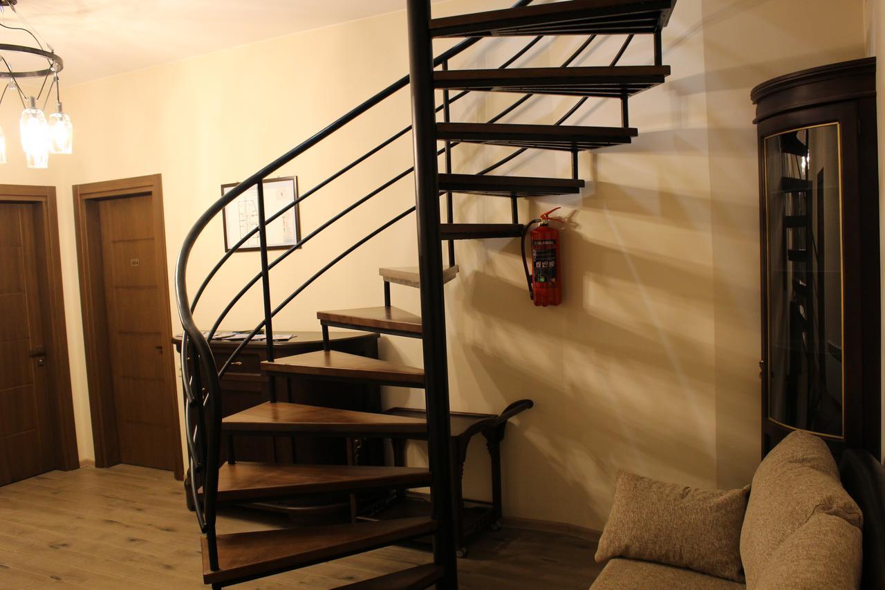 Boutique Hotel 32 Batumi Eksteriør bilde