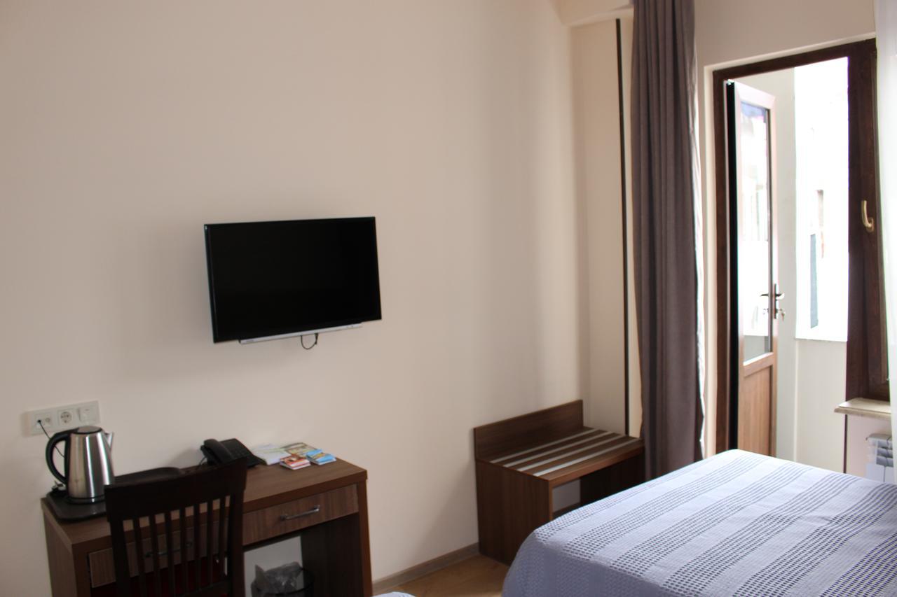 Boutique Hotel 32 Batumi Eksteriør bilde