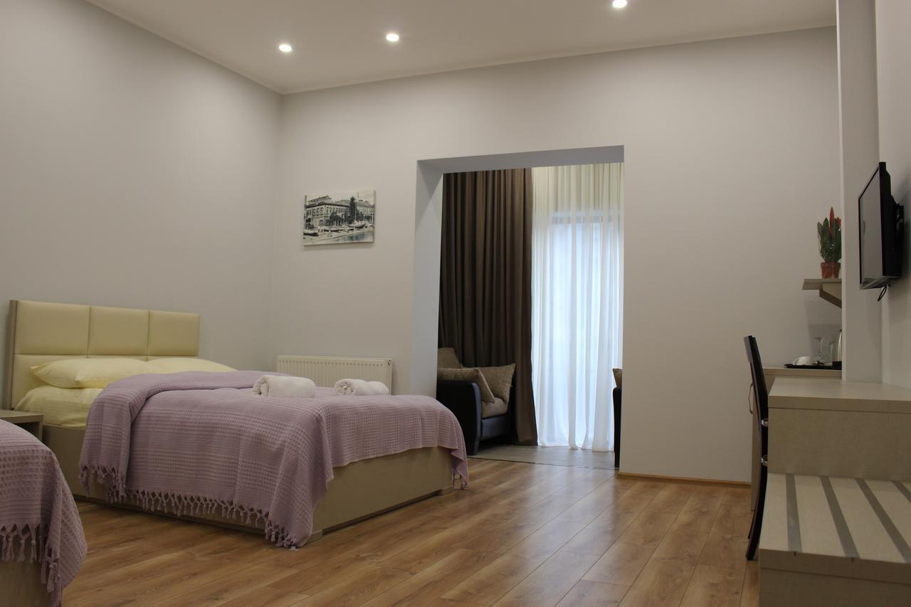 Boutique Hotel 32 Batumi Eksteriør bilde
